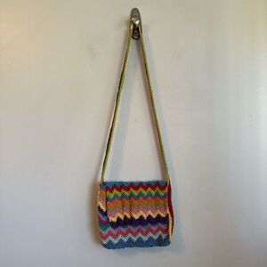 Preowned Women’s OS 9 inch crochet crossbody purse with flap closure